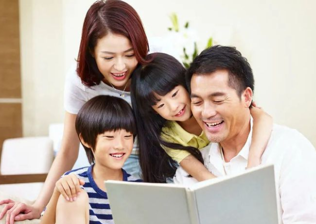 家庭教育而是构建一个家校社三位一体的协同育人共同体 家庭教育而是构建一个家校社三位一体的协同育人共同体